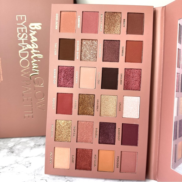 Ciatè Brazilian Glow Eyeshadow Palette
24-Pan Eyeshadow Palette - Picture 3 of 16